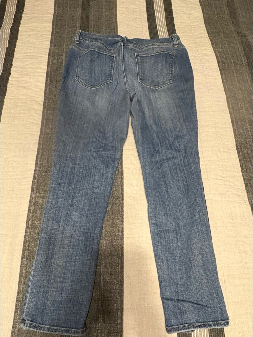 Chico’s so slimming girlfriend slim leg ankle jeans